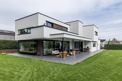 Koningskaars 20, 6418 PR Heerlen - 01 - Achterzijde met overdekt terras en tuin.jpg